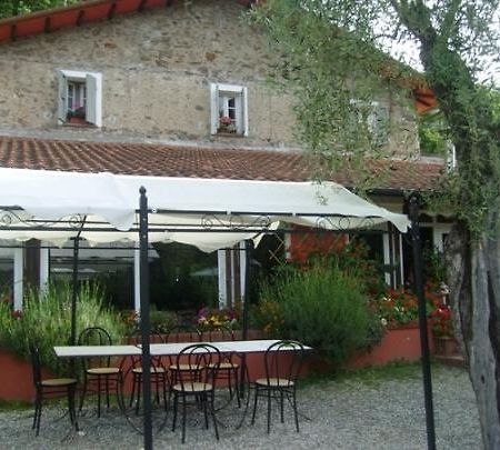 Gli Ulivi Bed and Breakfast Fosdinovo Exteriör bild