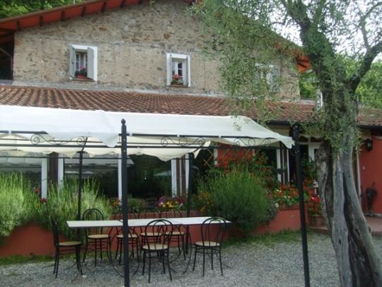 Gli Ulivi Bed and Breakfast Fosdinovo Exteriör bild